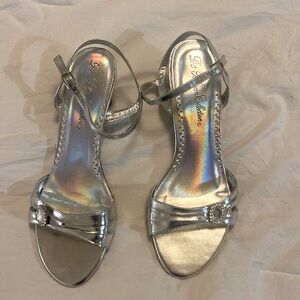 Lovely silver metallic kitten heels